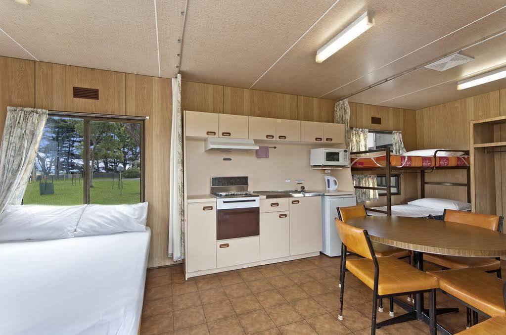 Gum Tree Caravan Park Порт Феъри Екстериор снимка