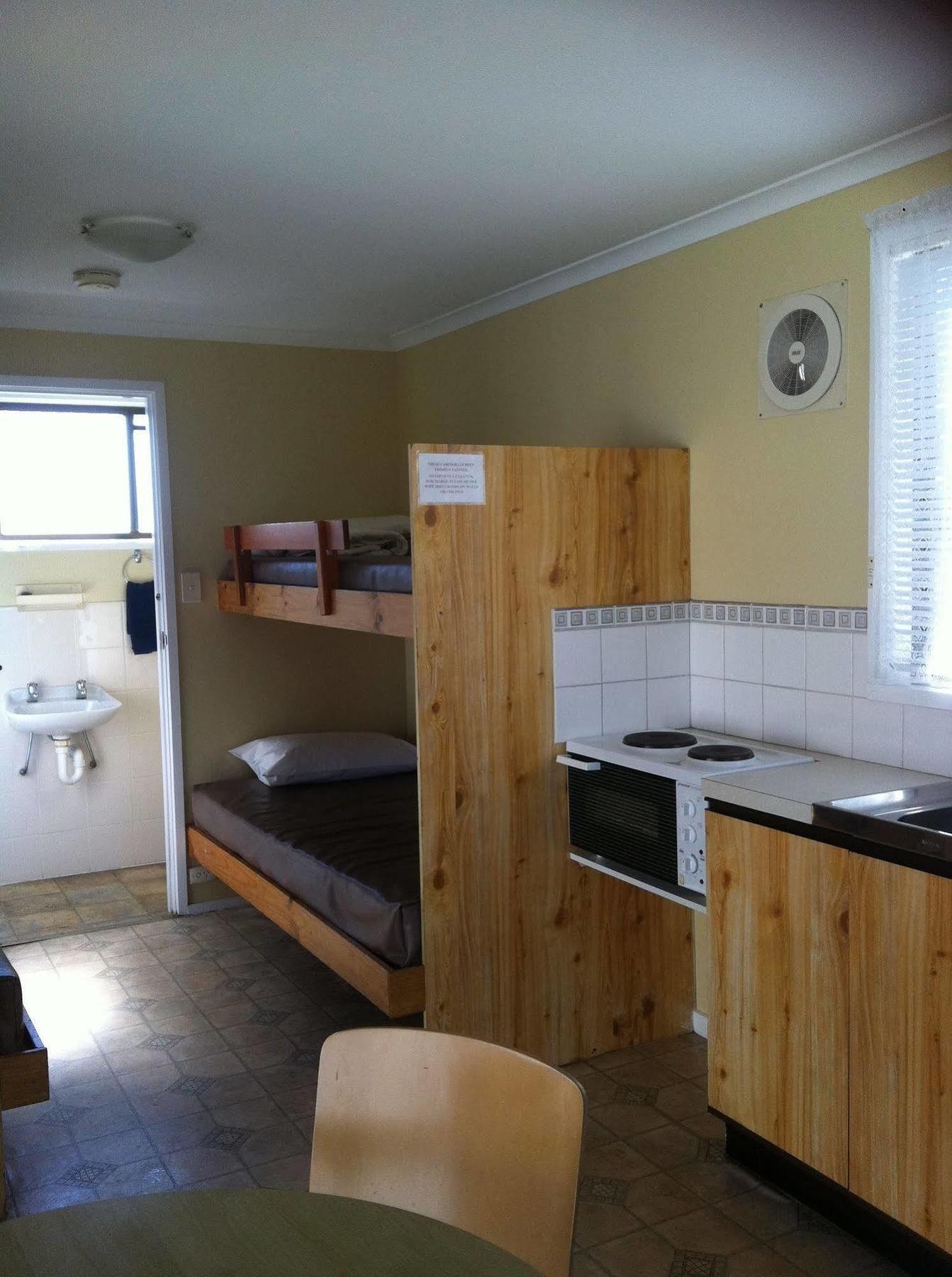 Gum Tree Caravan Park Порт Феъри Екстериор снимка